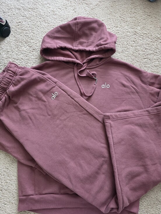 ALO Yoga Tops - ALO Yoga Accolade SET Hoodie & Straigt Leg Sweatpants Burgundy Truffle Small